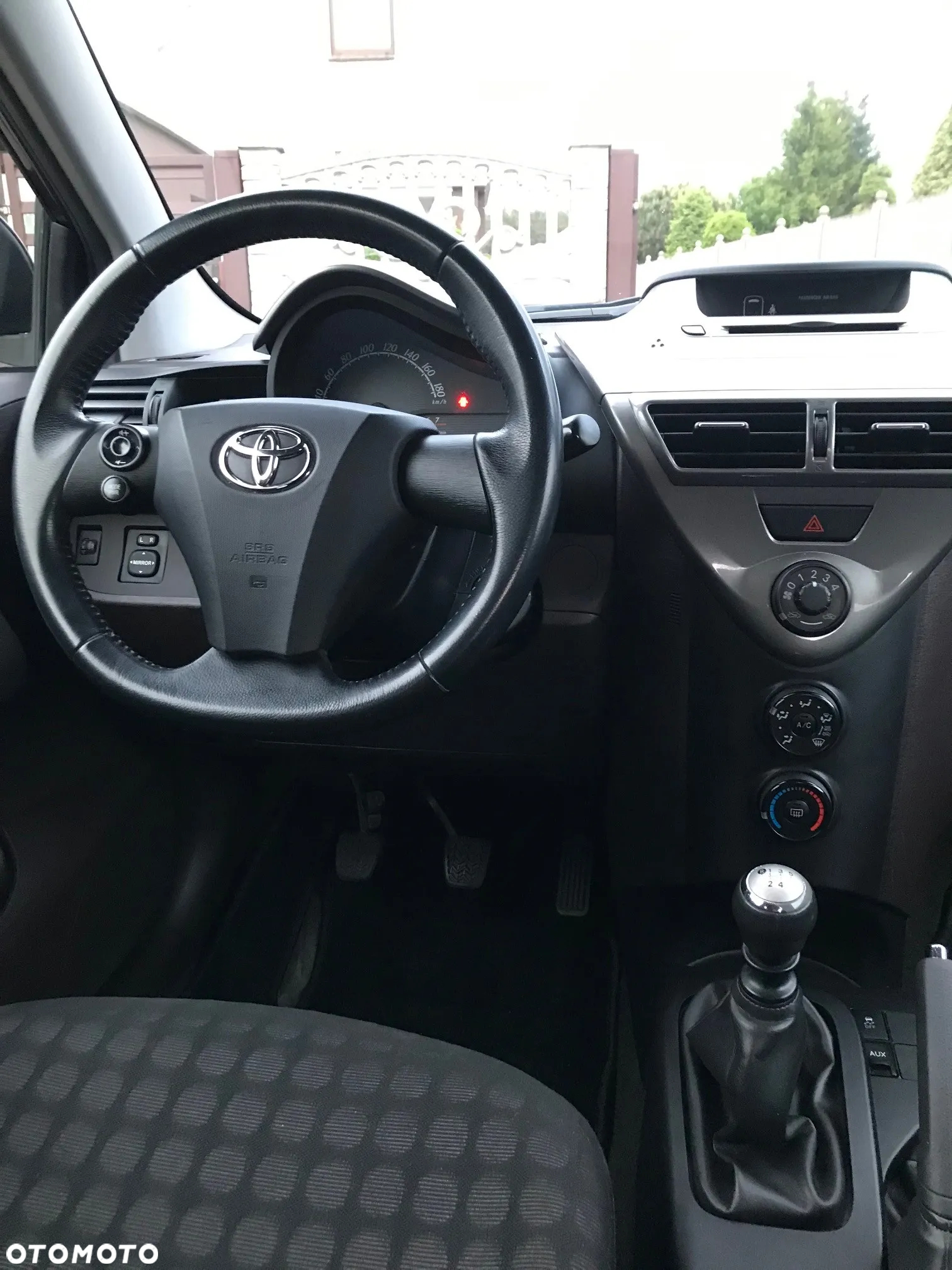 Toyota iQ 1.0 - 10