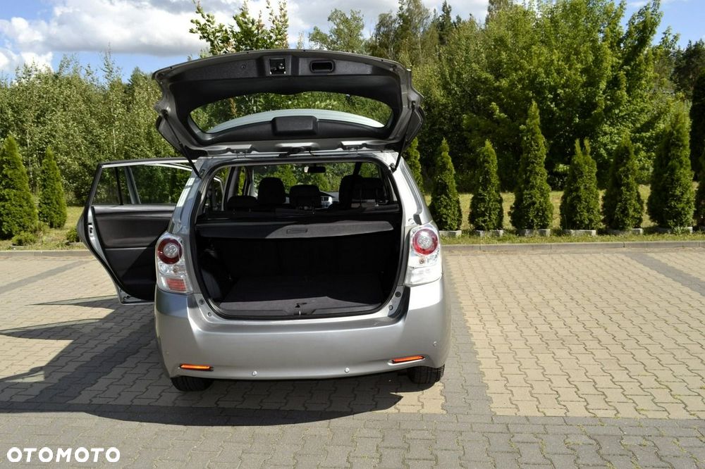 Toyota Verso 1.8 Premium - 13