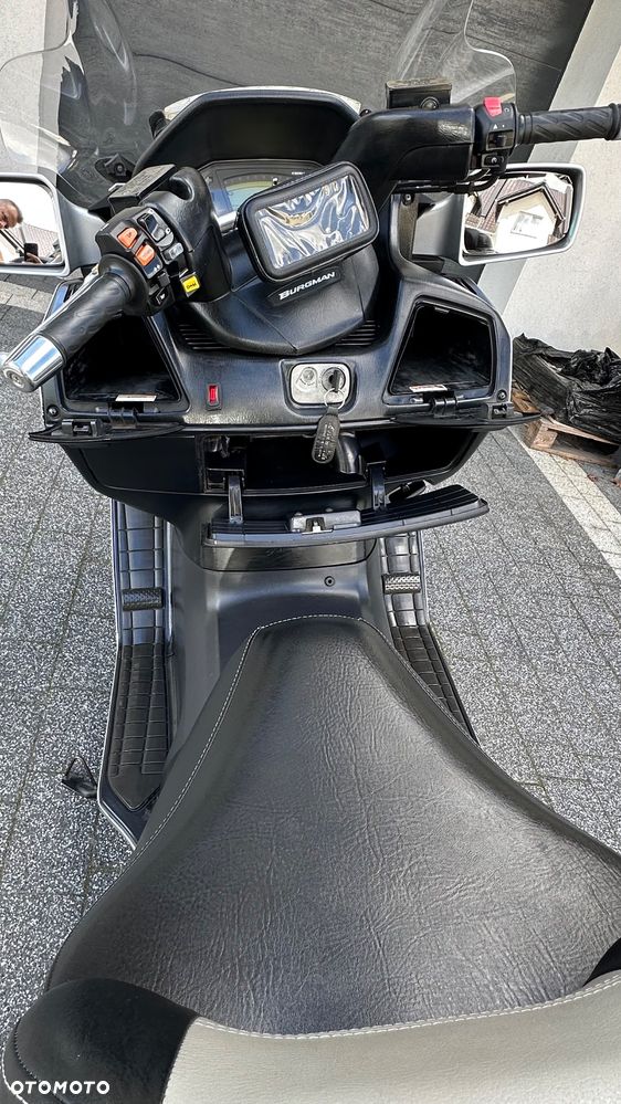 Suzuki Burgman - 11