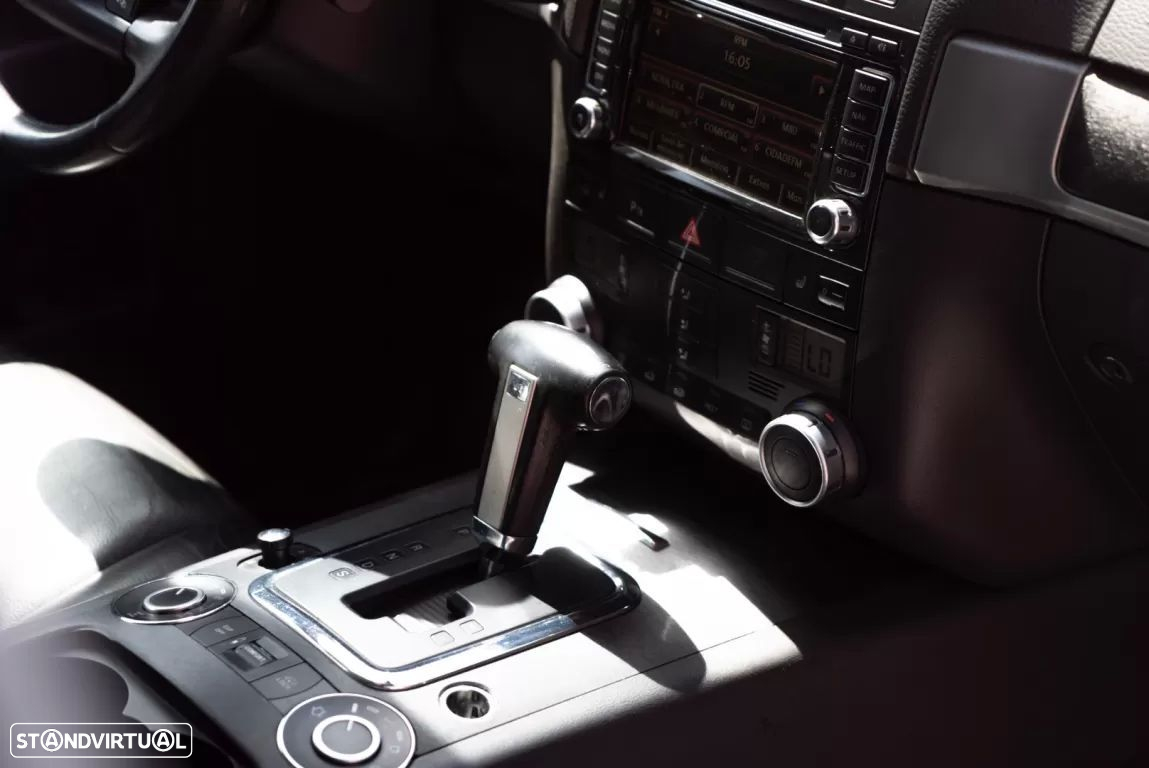 VW Touareg 3.0 TDI V6 Tiptronic - 13