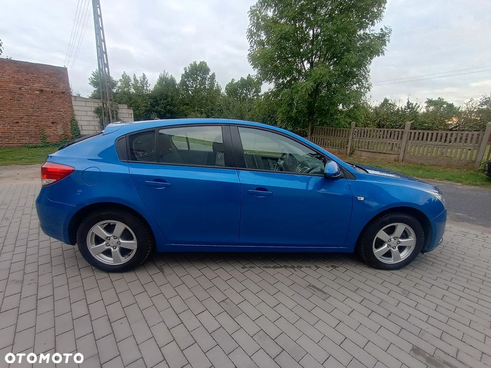 Chevrolet Cruze - 15