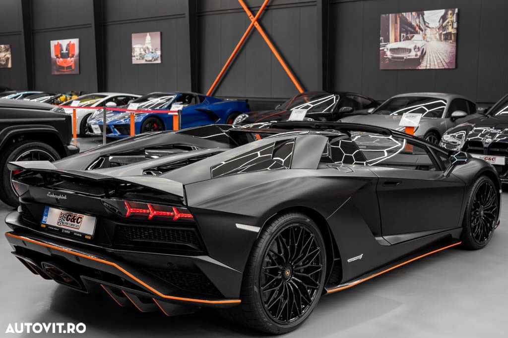 Lamborghini Aventador S Roadster - 4