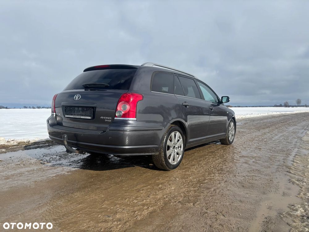 Toyota Avensis - 7