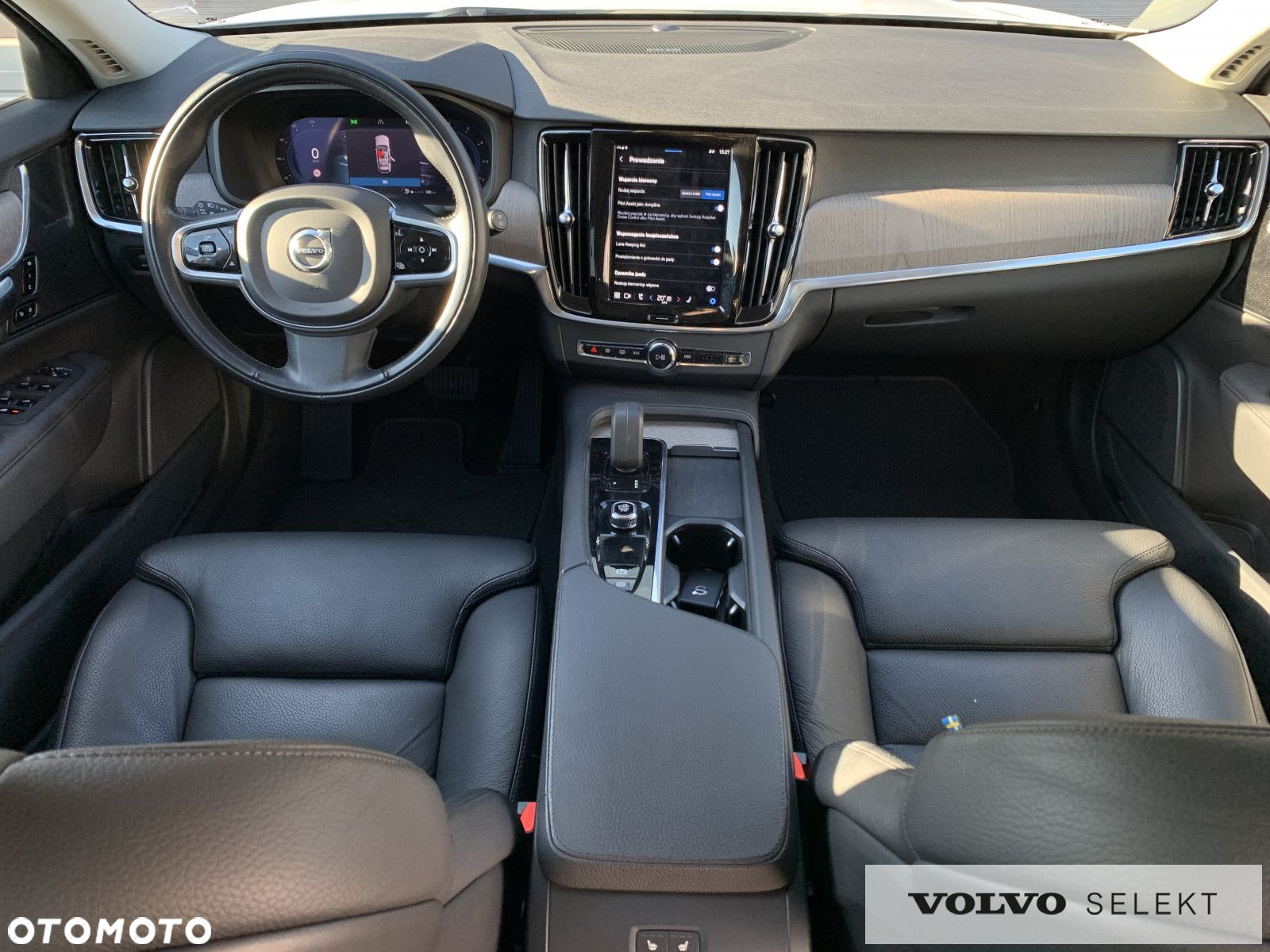 Volvo V90 Cross Country - 25