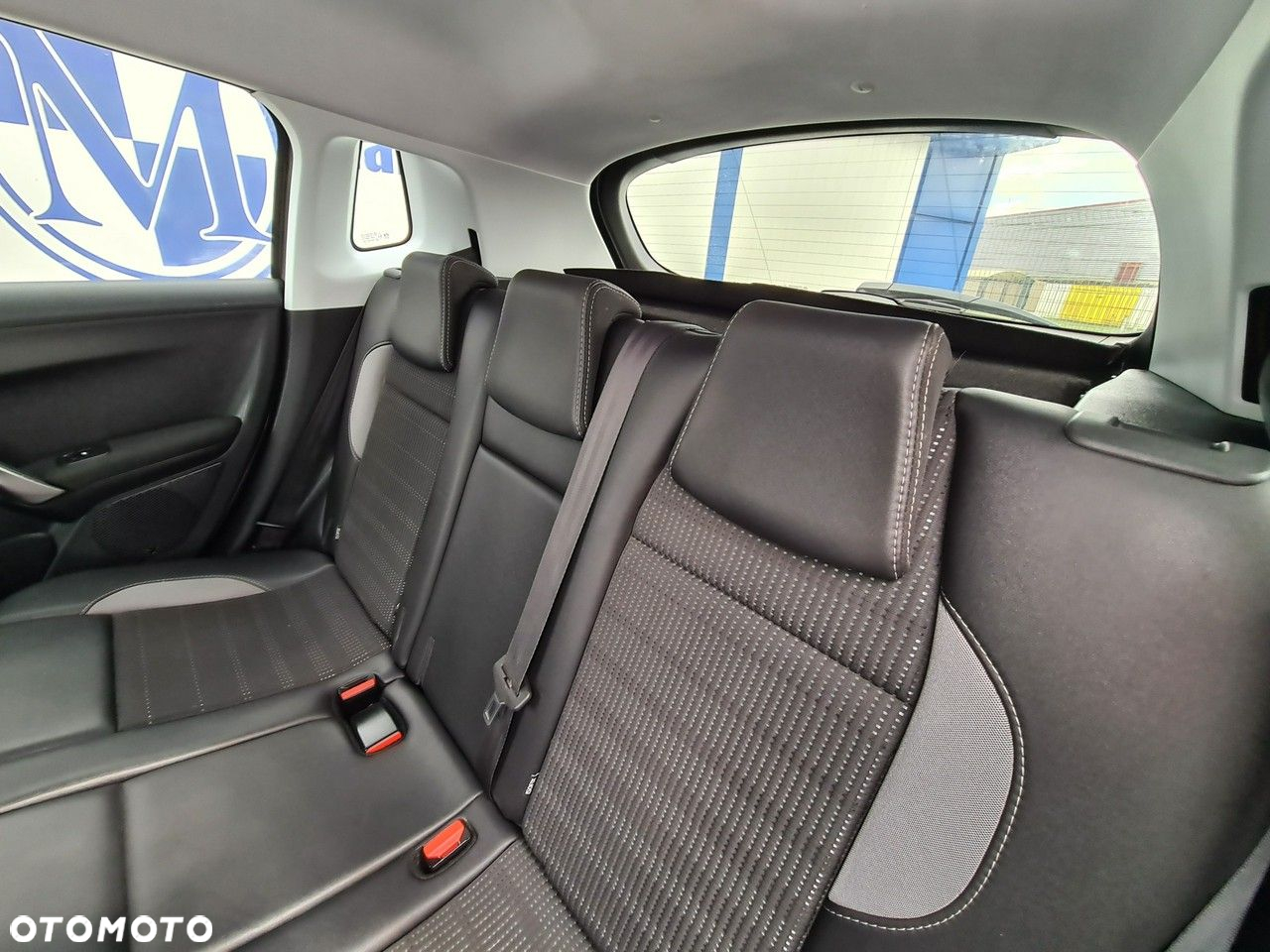 Peugeot 2008 1.6 BlueHDi Allure - 18