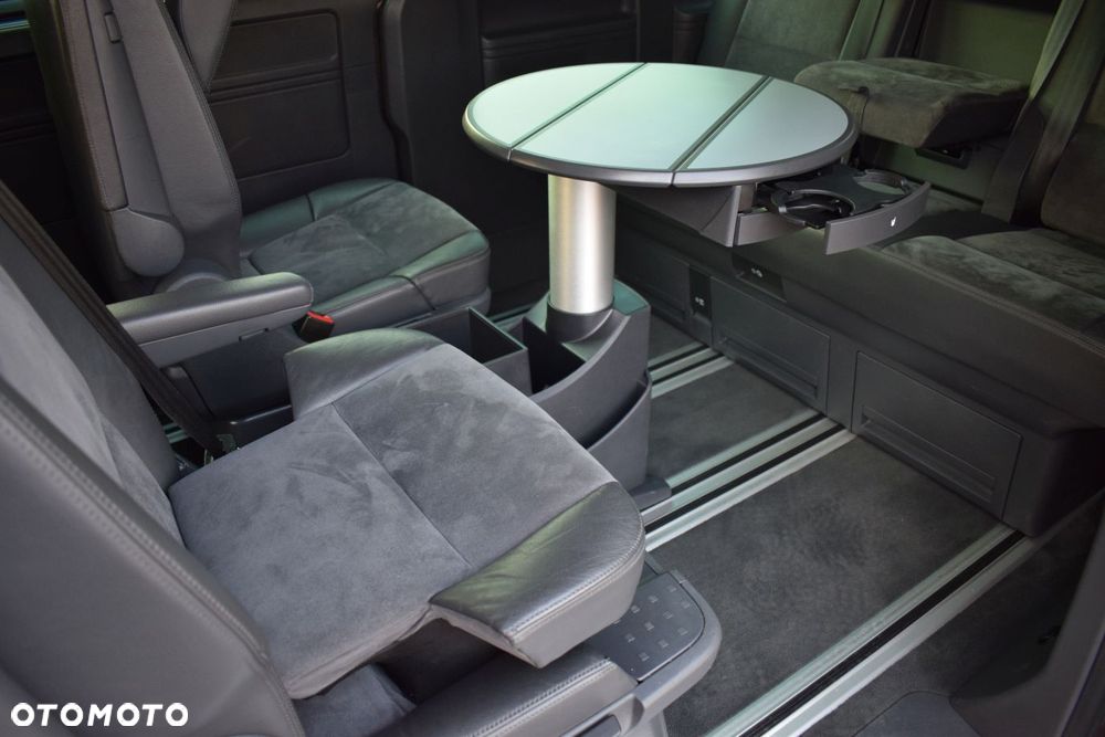 Volkswagen Multivan - 18