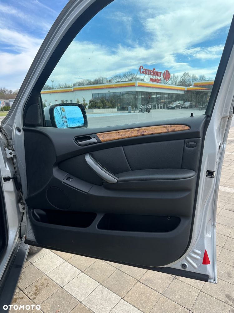 BMW X5 4.4i - 27