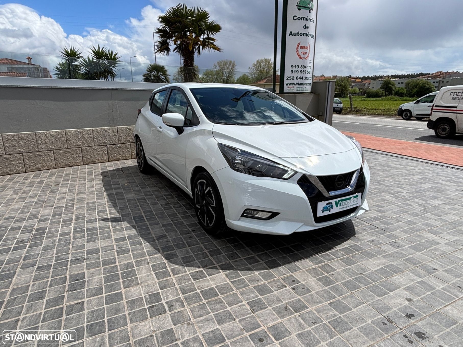 Nissan Micra 1.0 IG-T Acenta - 1