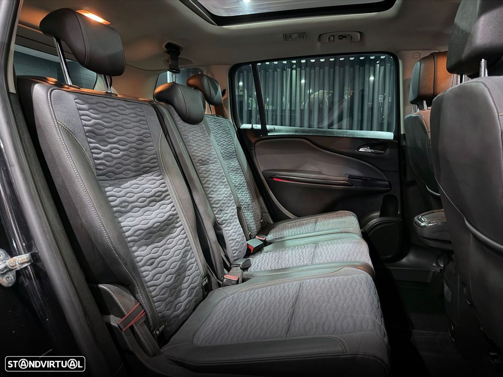 Opel Zafira 2.0 CDTi Executive - 31