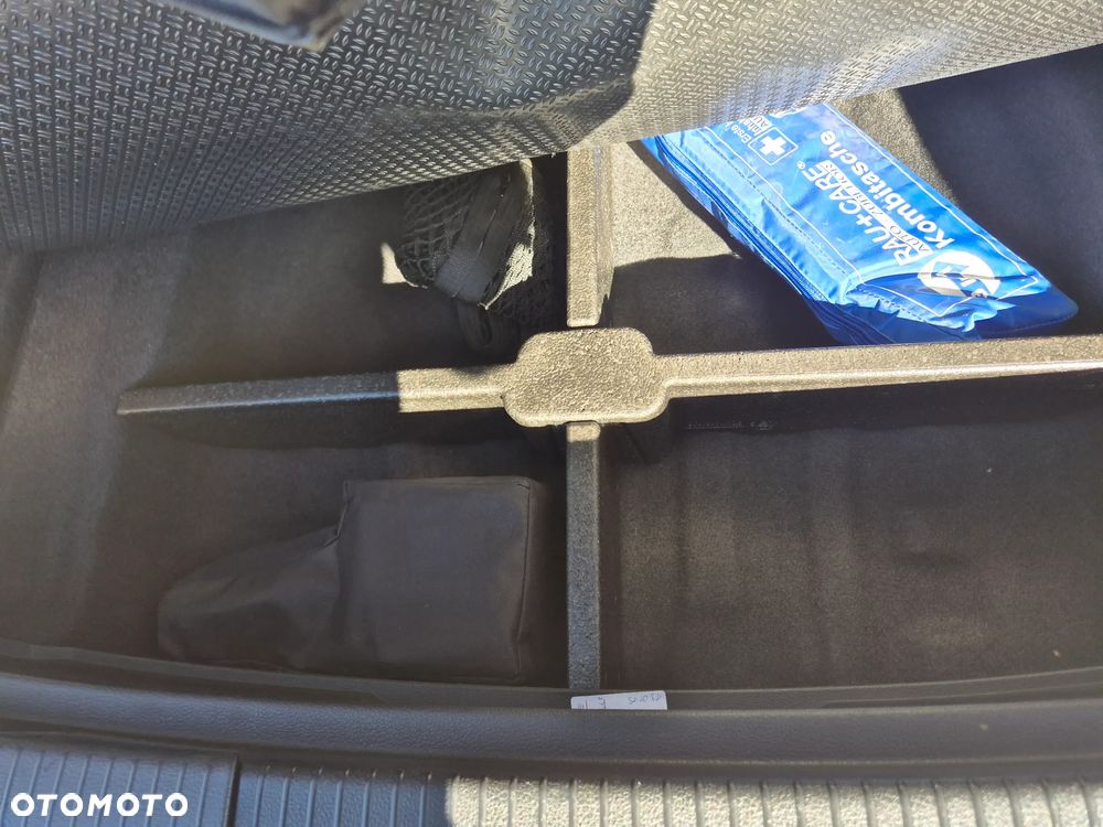 Volkswagen Golf Sportsvan 1.4 TSI (BlueMotion Technology) DSG Highline - 21