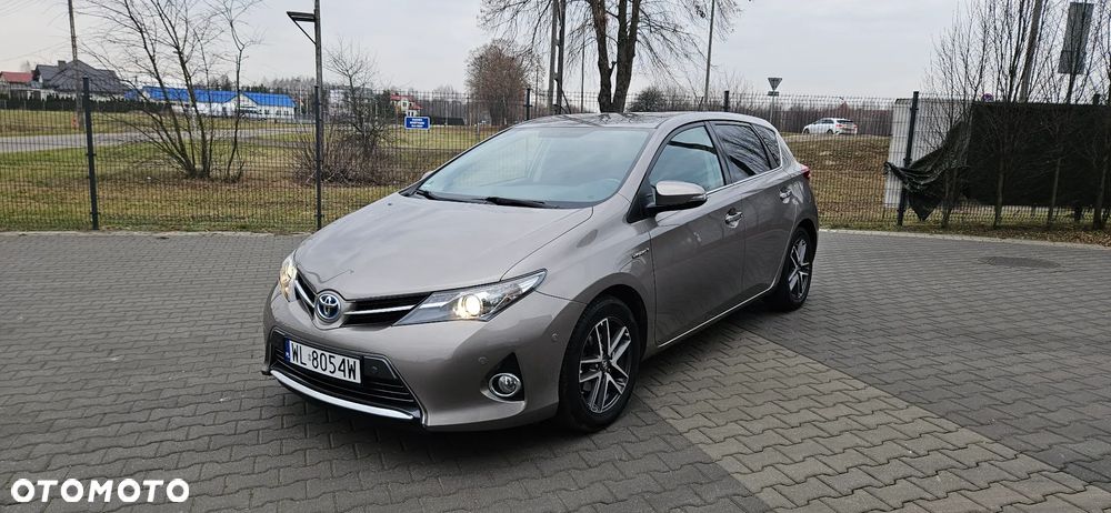 Toyota Auris 1.8 HSD Luna - 1