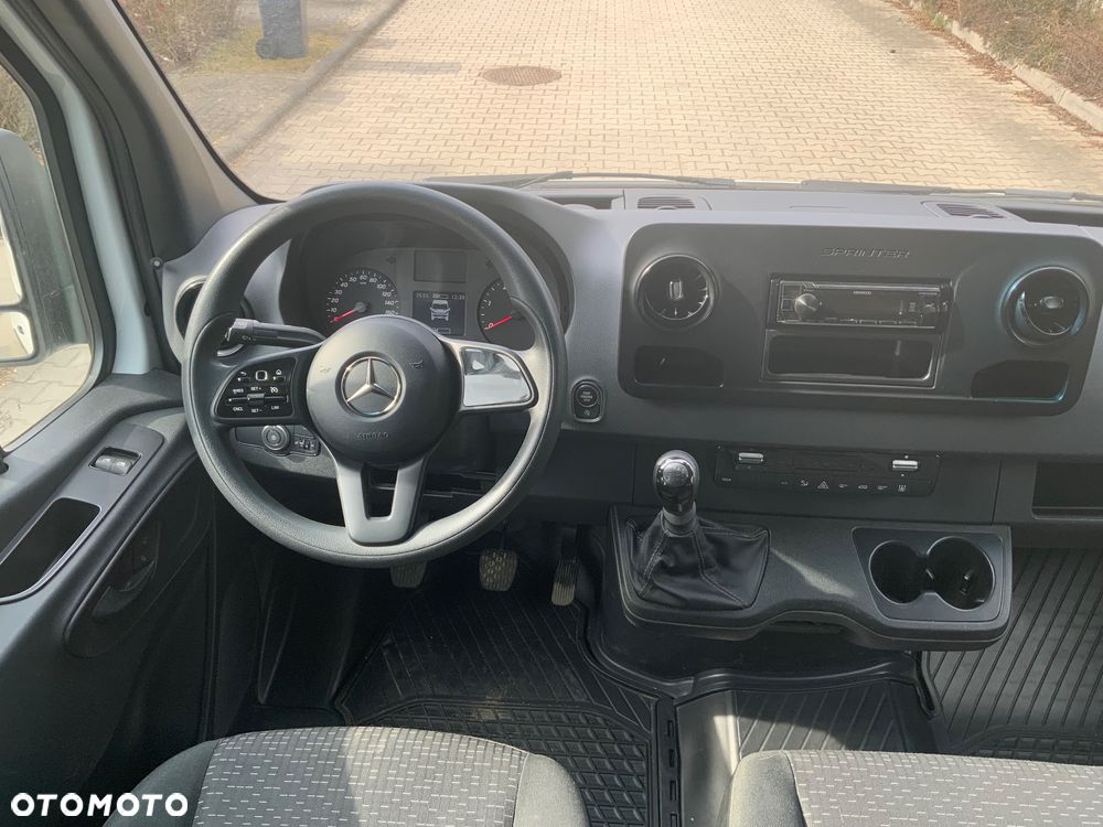 Mercedes-Benz Sprinter - 10