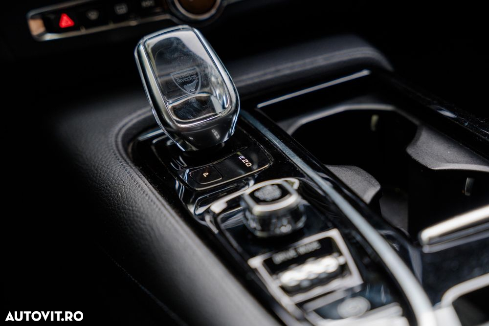 Volvo S90 T8 Recharge AWD Geartronic Inscription - 8
