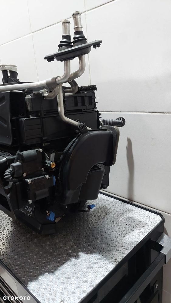 NAGRZEWNICA DMUCHAWA KOMPLET AUDI A6 C6 3,2V R2005 NR 4F1820351 - 4