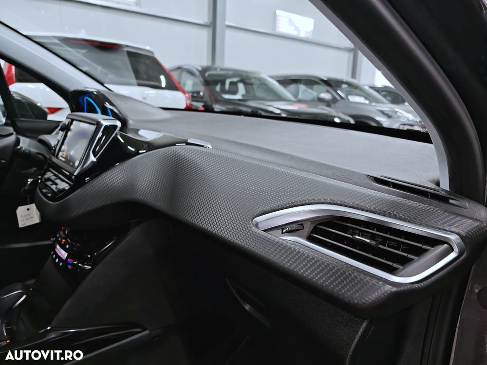 Peugeot 2008 PureTech 110 GPF Stop&Start EAT6 Allure - 27