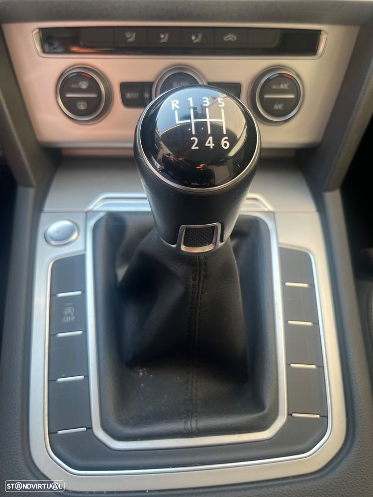 VW Passat Variant 1.6 TDI Confortline - 15