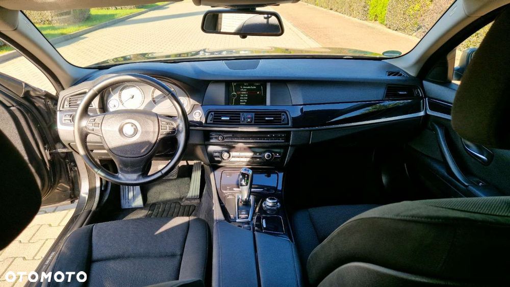 BMW Seria 5 520d Luxury Line - 13