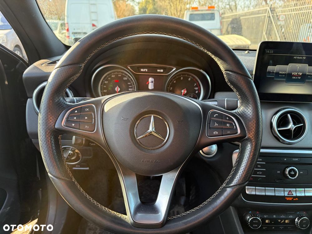 Mercedes-Benz GLA 250 4Matic 7G-DCT UrbanStyle Edition - 22