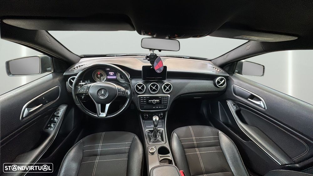 Mercedes-Benz A 200 d AMG Line - 10