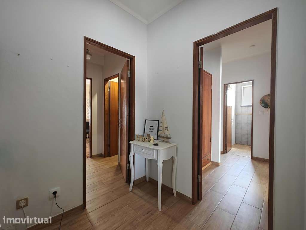 Apartamento T3 com boa exposição solar e ótima rentabilidade - Grande imagem: 2/25