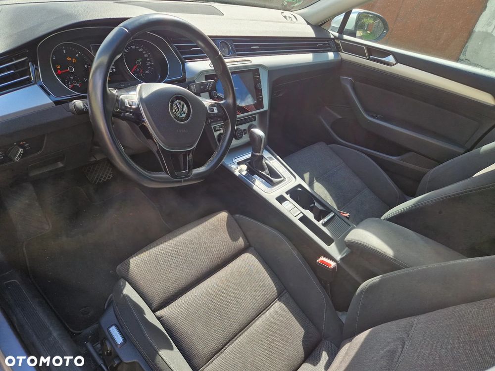 Volkswagen Passat Variant 2.0 TDI SCR DSG Comfortline - 8