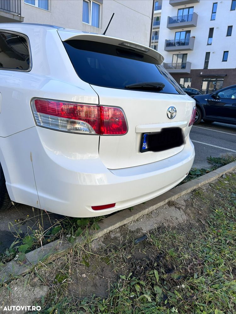 Toyota Avensis 2.2 D-CAT Aut. Elegance - 4