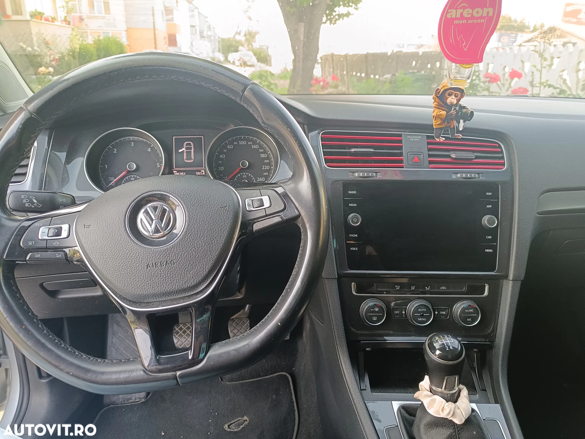 Volkswagen Golf 1.6 TDI Comfortline - 7