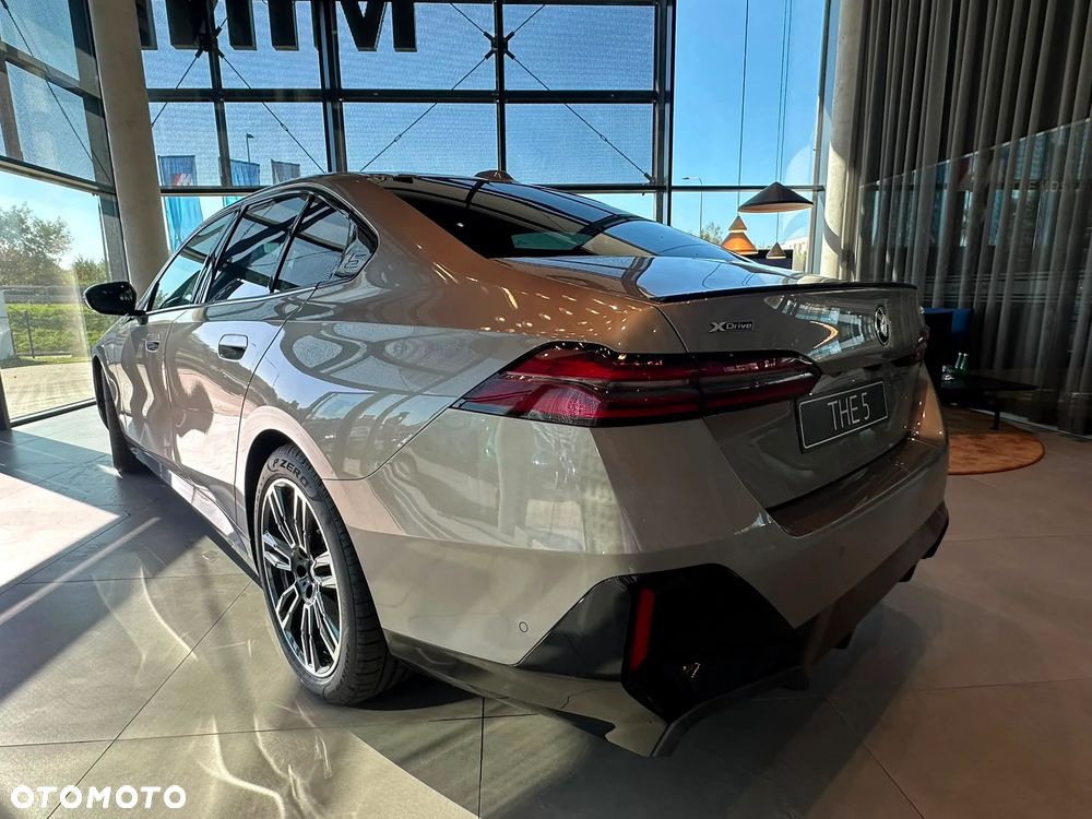 BMW Seria 5 520d xDrive mHEV - 5