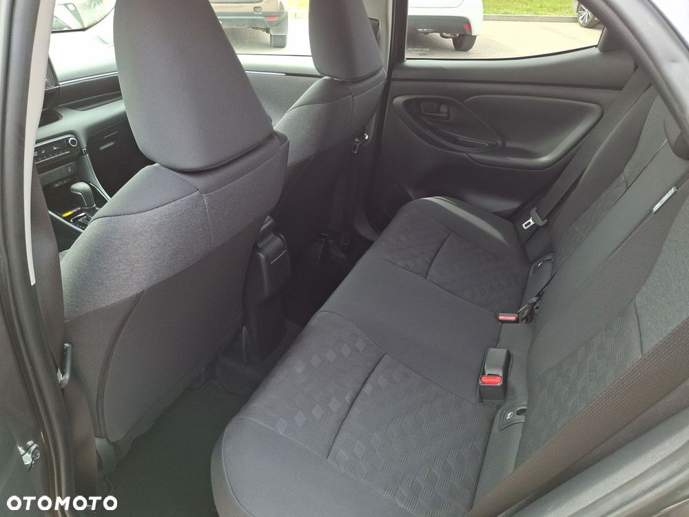 Toyota Yaris Hybrid 1.5 Style - 11