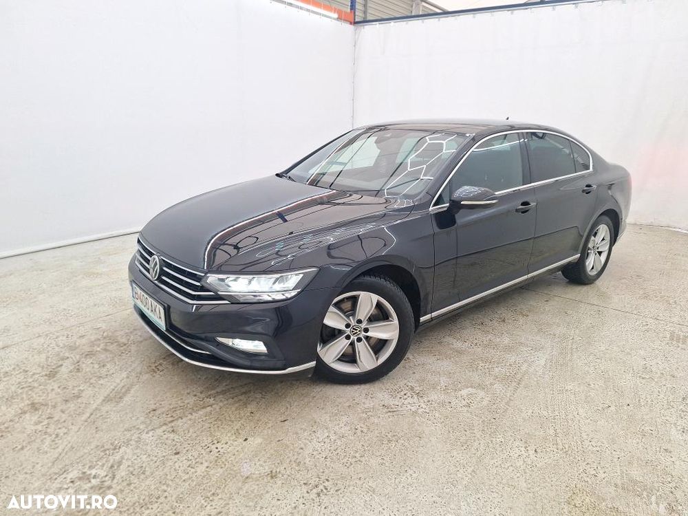 Volkswagen Passat - 1