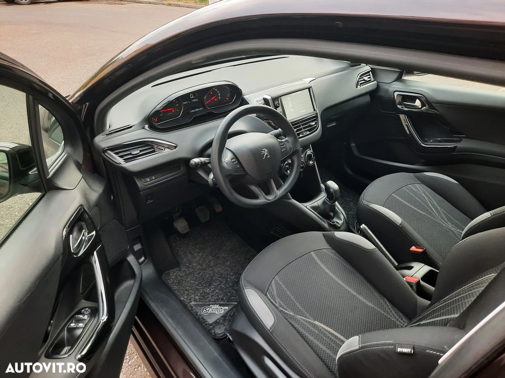 Peugeot 208 PureTech 82 Start & Stop Tech Edition - 5