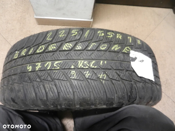 Opona pojedyńcza 225/55r17 bridgestone blizzak lm001 rsc 6,8mm zima
