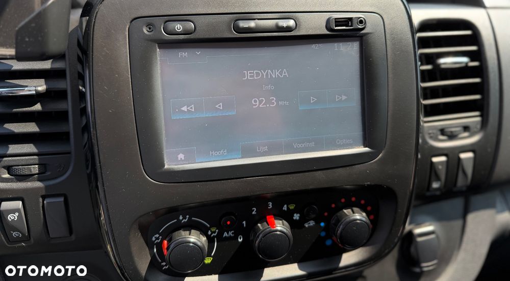 Opel VIVARO BRYGADÓWKA 5-Osobowy - 19