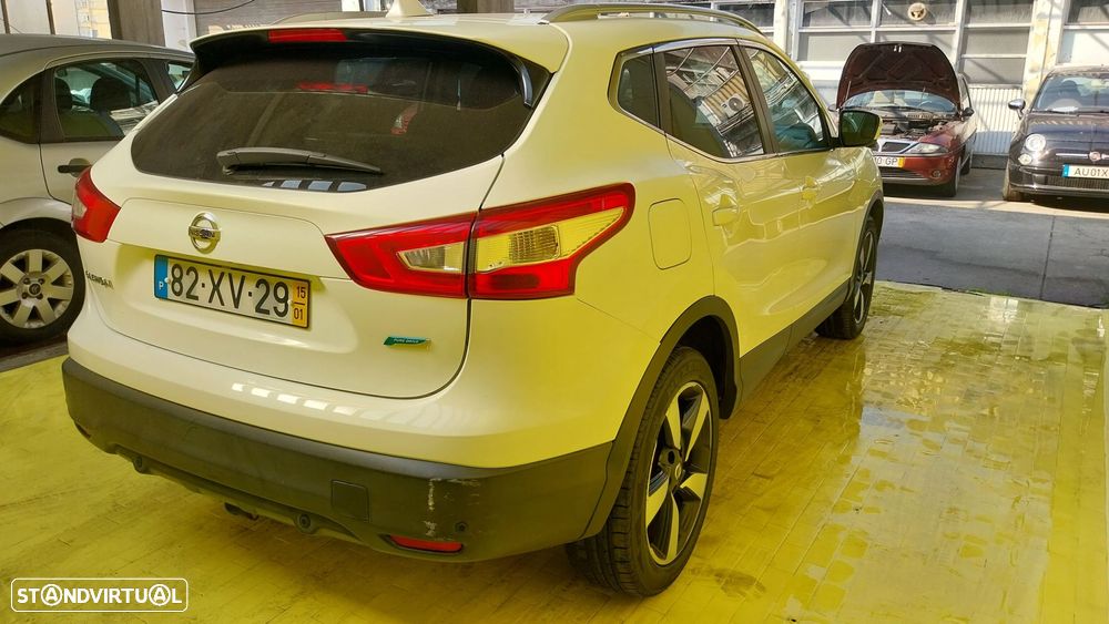 Nissan Qashqai 1.5 dCi N-Connecta 18 - 19