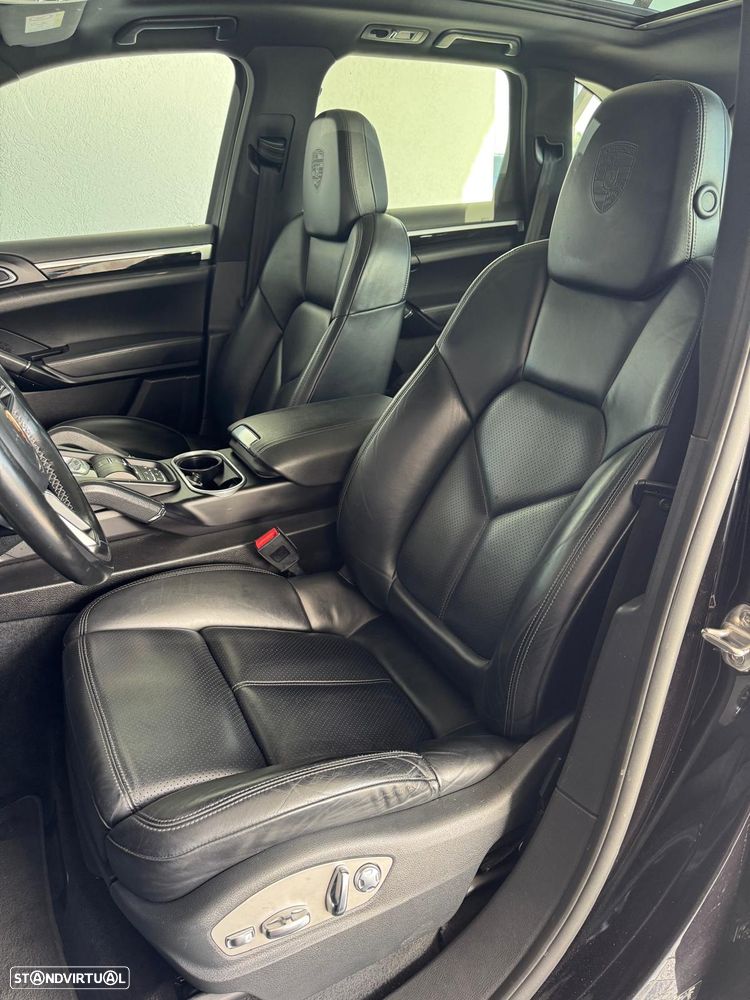 Porsche Cayenne S - 13