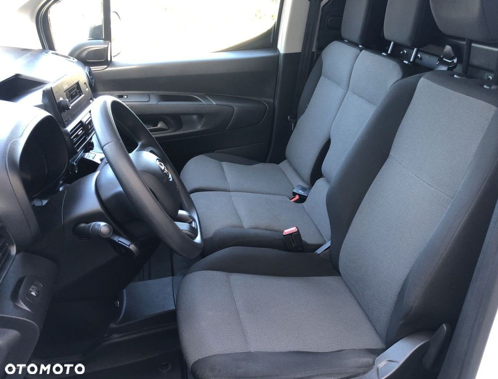 Toyota Proace City - 32