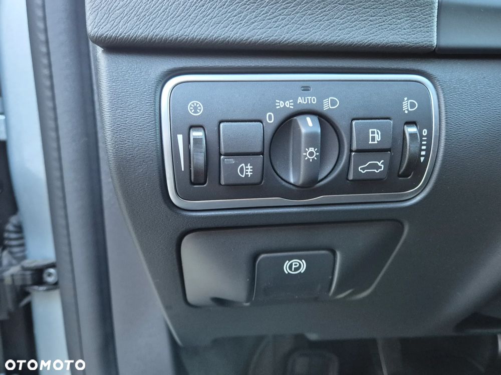 Volvo V60 D2 Drive-E Momentum - 12