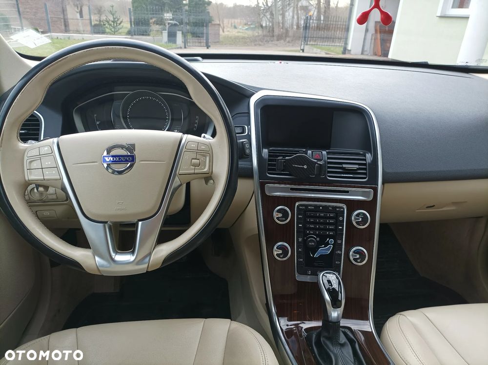 Volvo XC 60 D3 Drive-E R-Design Momentum - 10