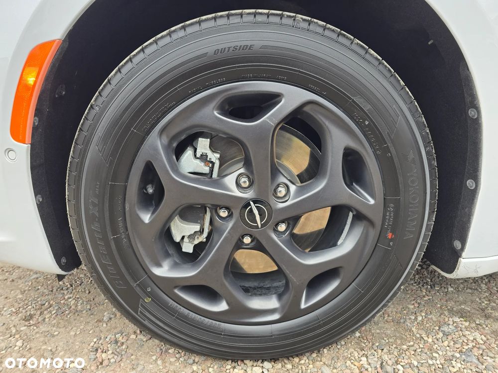 Chrysler Pacifica - 16