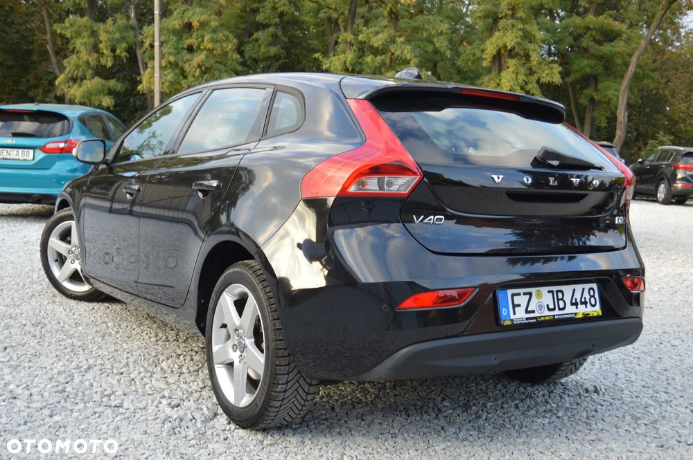Volvo V40 D2 Momentum - 23