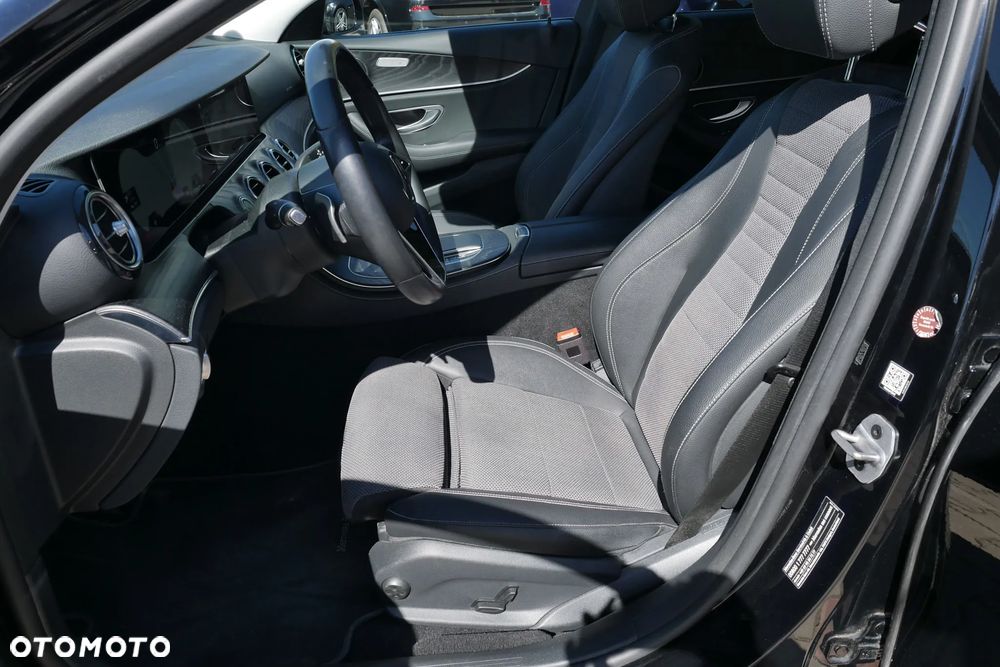 Mercedes-Benz Klasa E 300 T 9G-TRONIC Avantgarde - 18