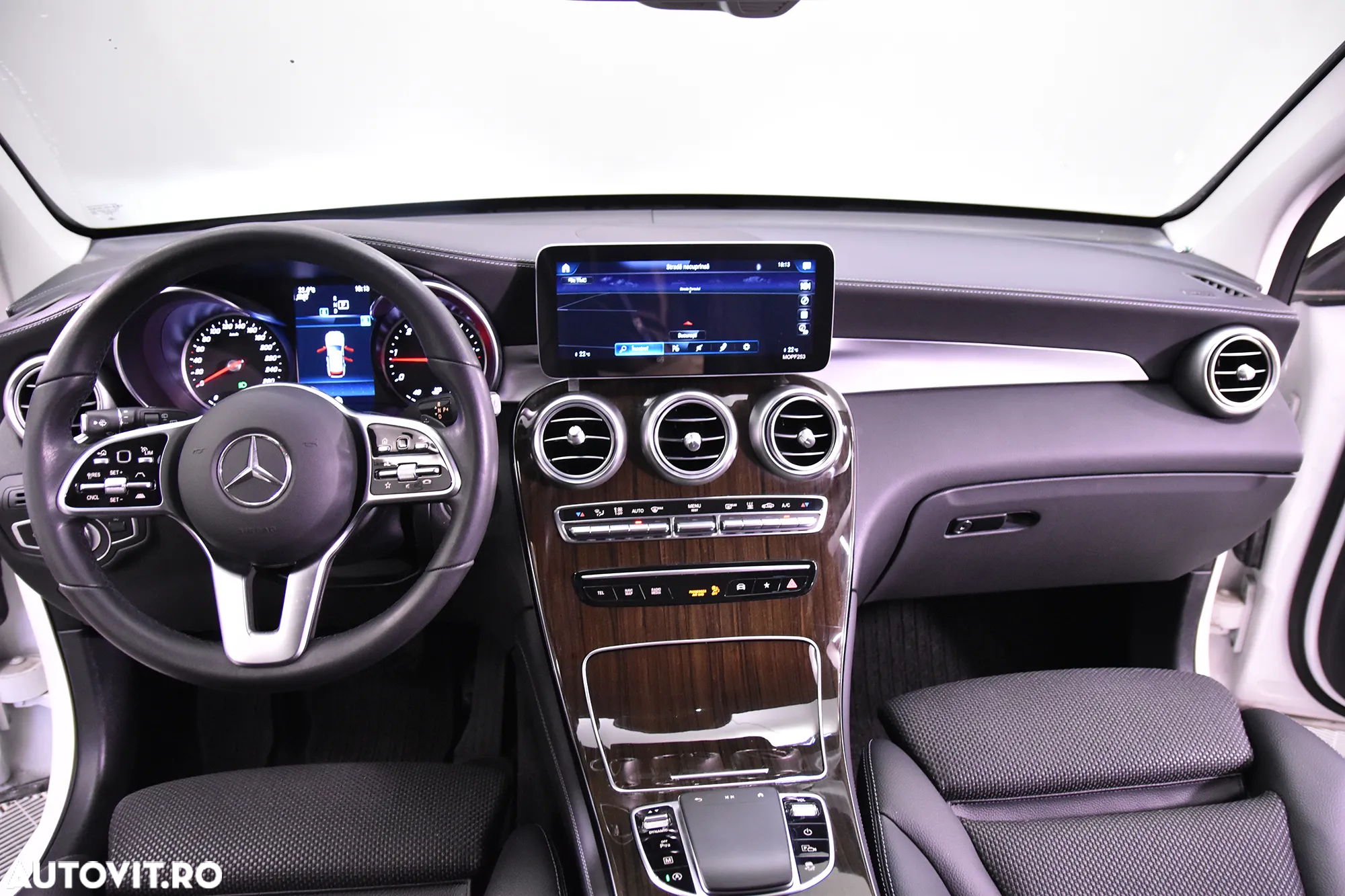 Mercedes-Benz GLC 220 d 4MATIC - 9