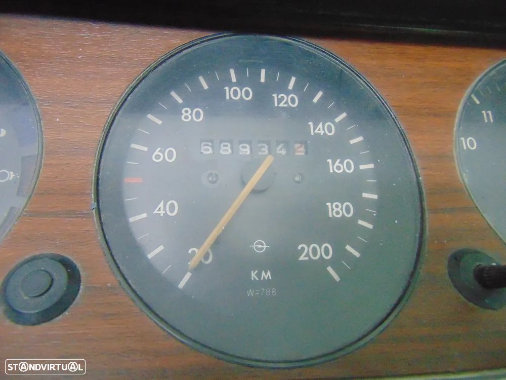 Opel antigo conta kilómetros - 3