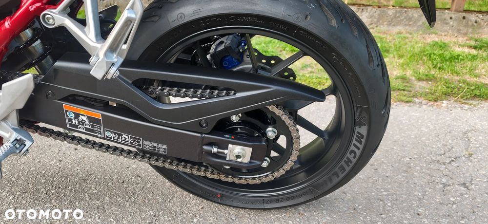 Honda CB - 12
