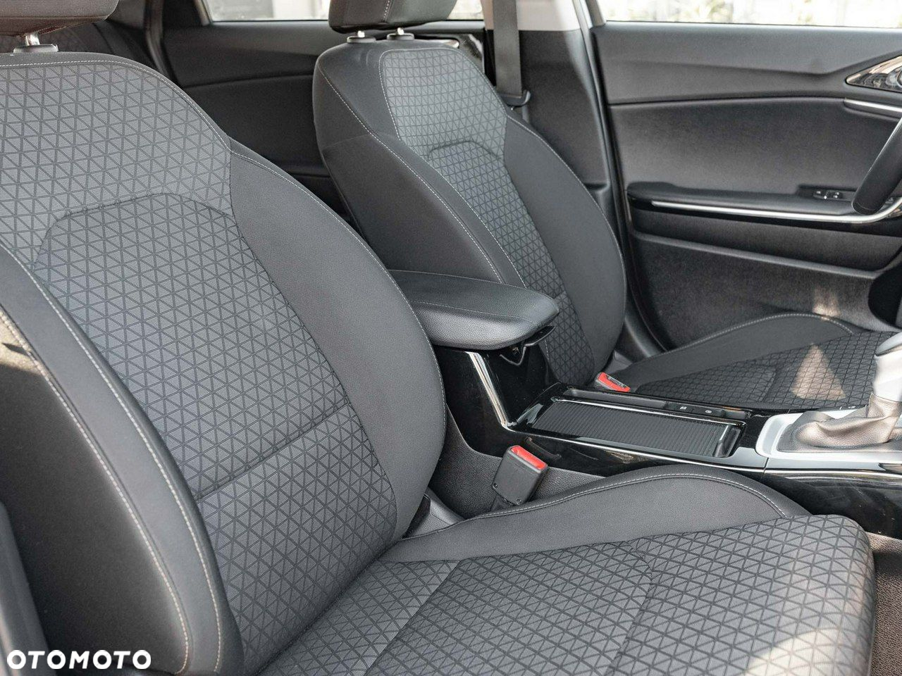 Kia Ceed - 33