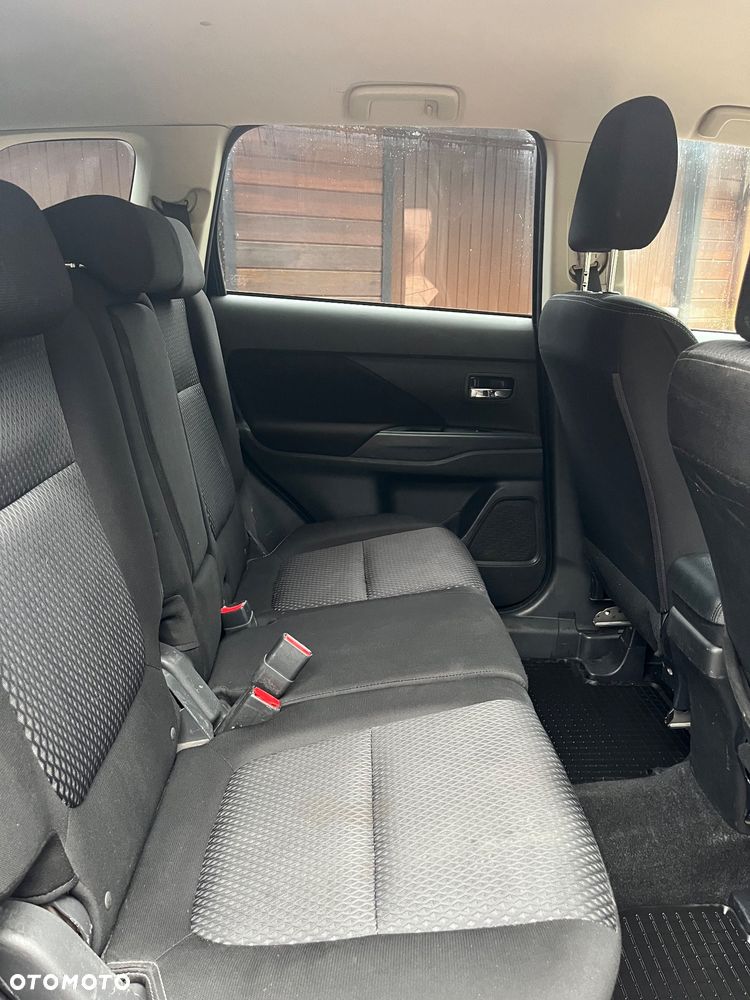 Mitsubishi Outlander - 18