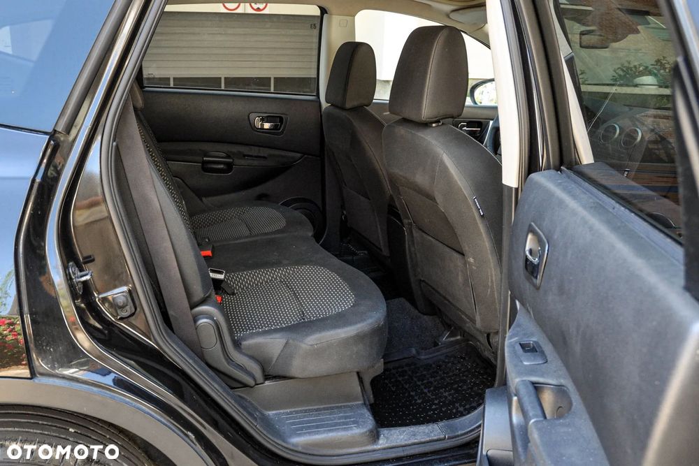Nissan Qashqai+2 - 12