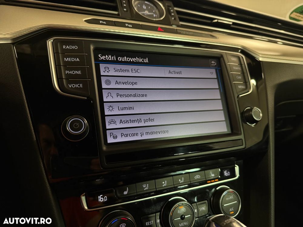 Volkswagen Passat - 20