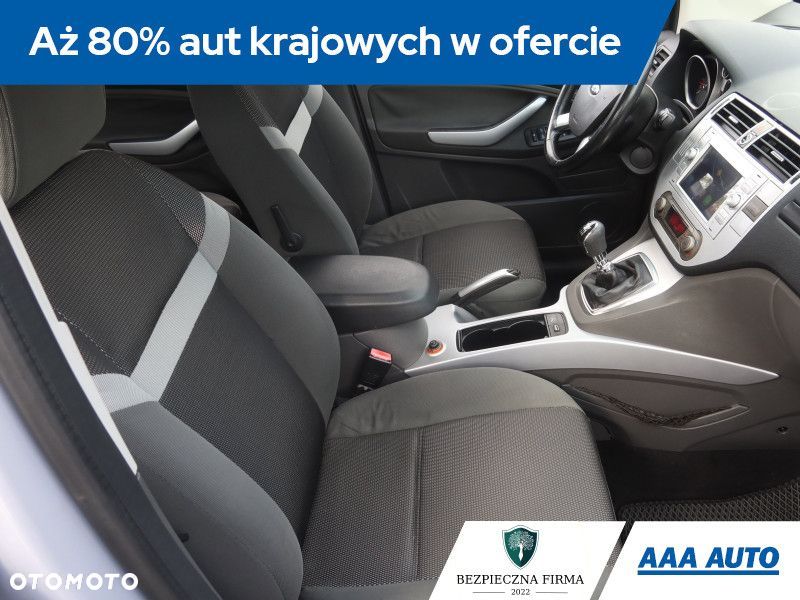 Ford Kuga - 10