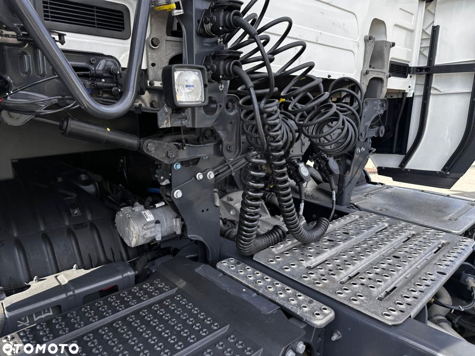 Scania Bogata Wersja,  Klima, Led, 4 Poduszki / Dealer Sc - 9